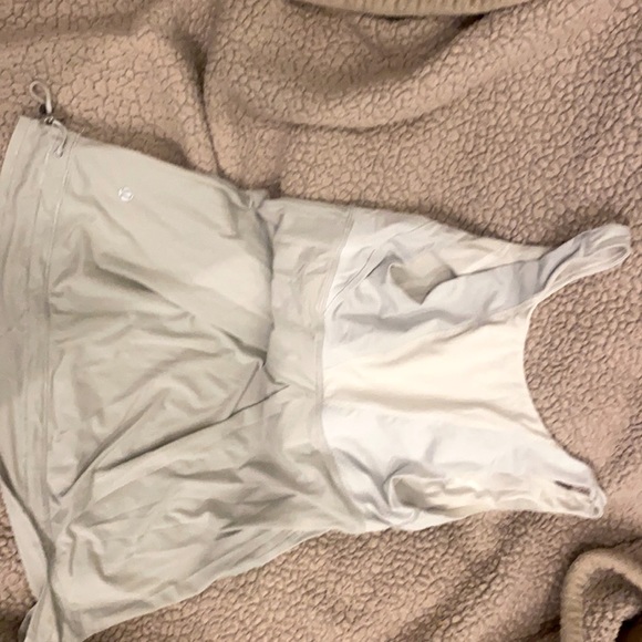 Lululemon workout synch workout top size 6 - Picture 5 of 6